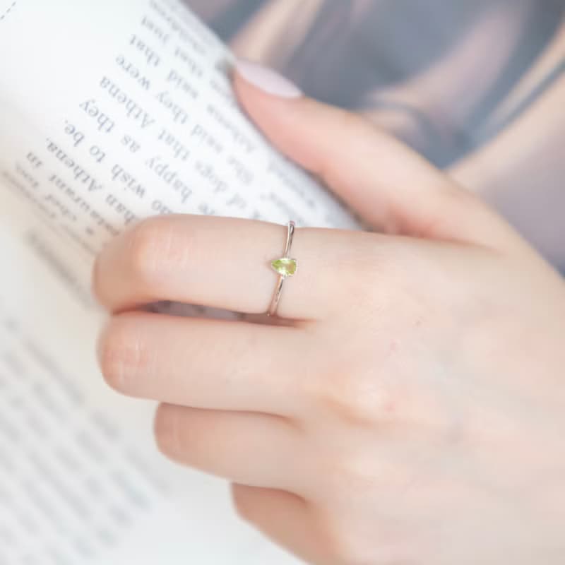 橄欖石925純銀水滴爪鑲戒指 可調式戒指