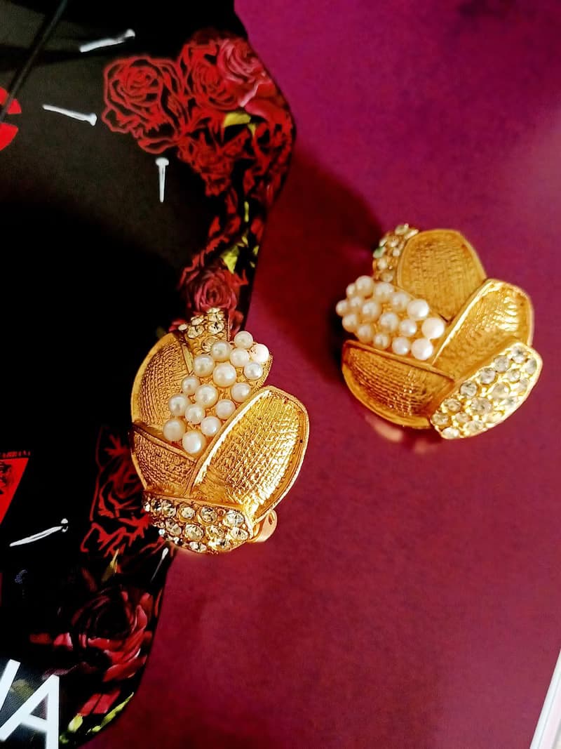 vintage jewelry 典雅金色珍珠萊茵花卉 夾式耳環
