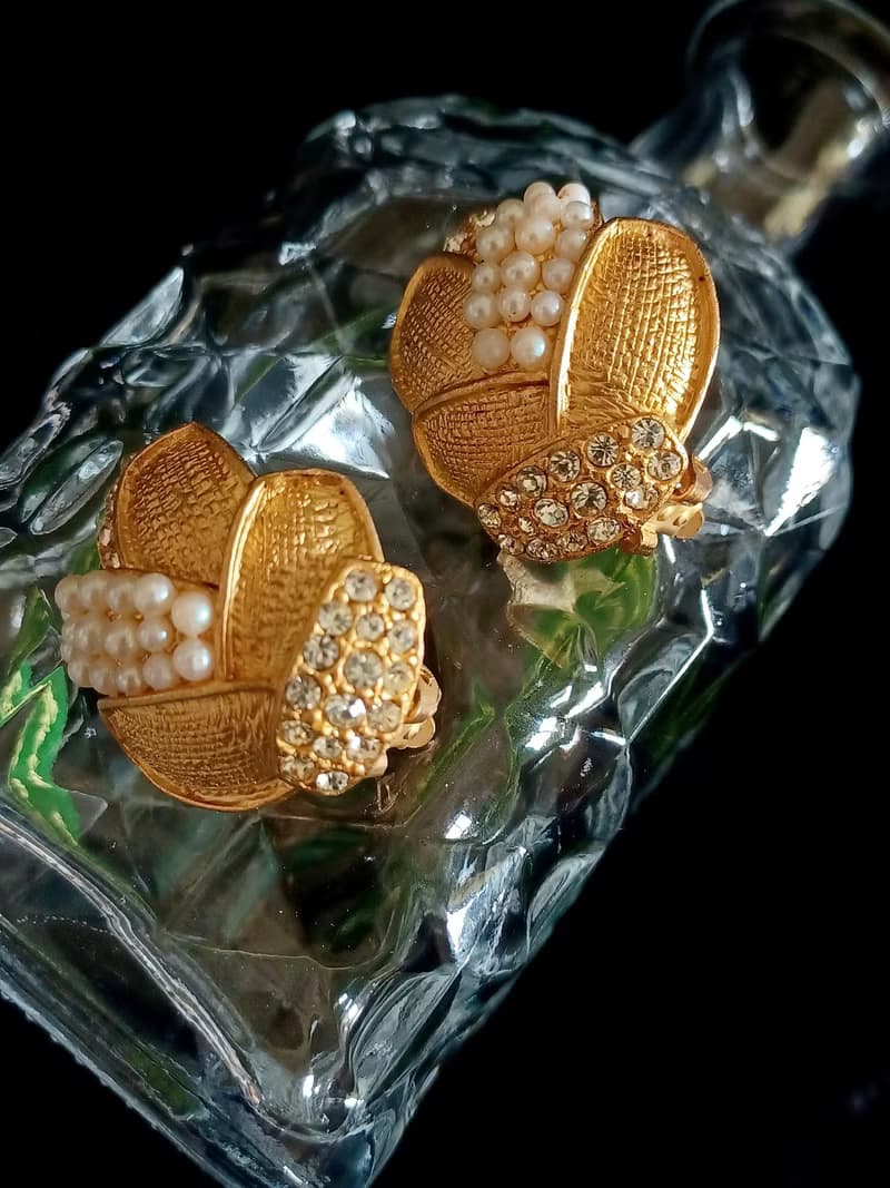 vintage jewelry 典雅金色珍珠萊茵花卉 夾式耳環