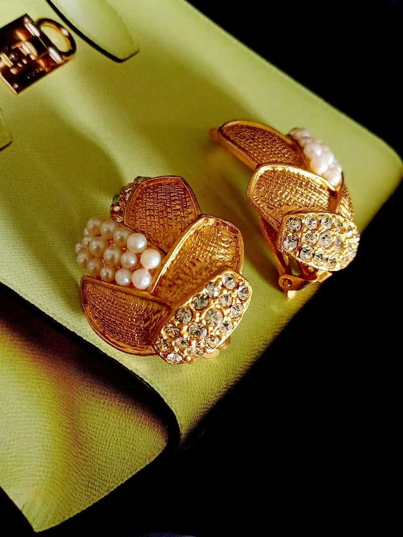 vintage jewelry 典雅金色珍珠萊茵花卉 夾式耳環