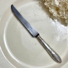 50725-迷人法國古董蝴蝶結純銀柄果醬抹刀