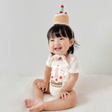 1st Birthday Bodysuit + Cake Hat