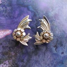 Vintage Jewelry 西洋古董飾品 金色調 對稱 飛揚花葉  夾式耳環