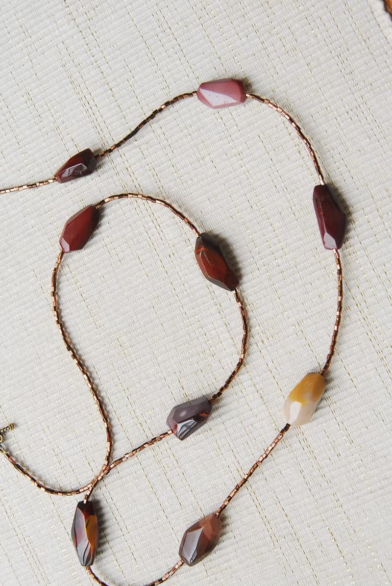再販　ムーアカイトタンブルとビーズのチョコレートのようなネックレス