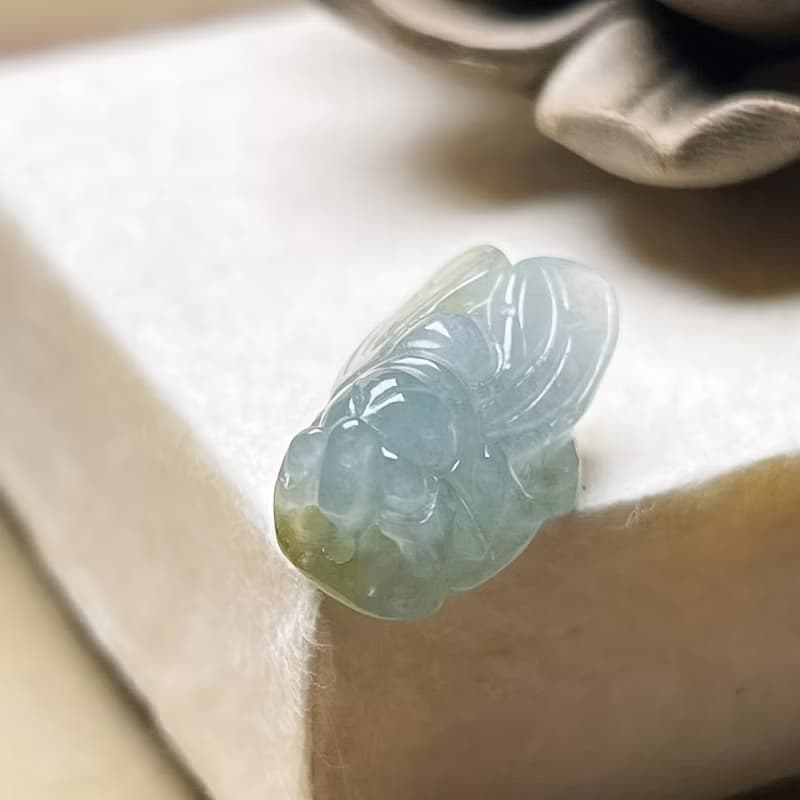 冰種飄黃翡翡翠蟬 | 天然緬甸玉A貨翡翠 | 送禮