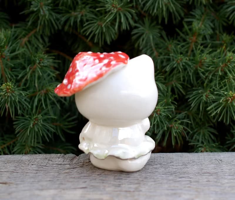 Kitty statuette Mushroom Cat Porcelain figurine Funny kitten Small figurine