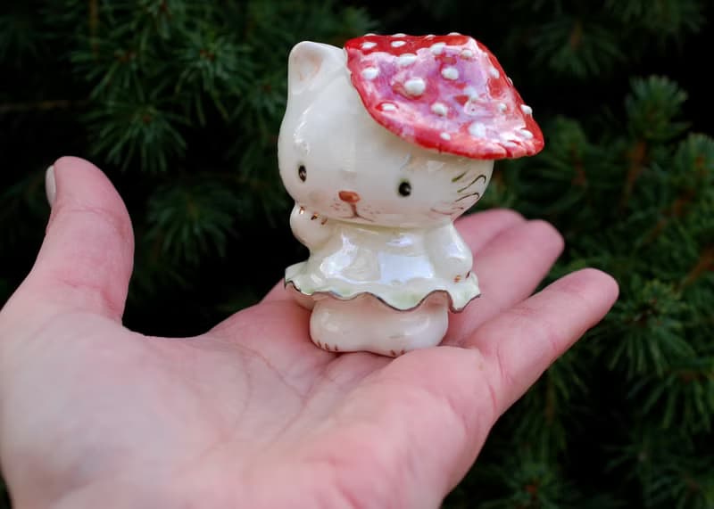 Kitty statuette Mushroom Cat Porcelain figurine Funny kitten Small figurine