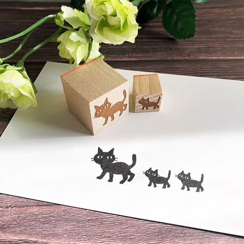 猫の親子がチョコチョコ大行進　はんこ2個セット