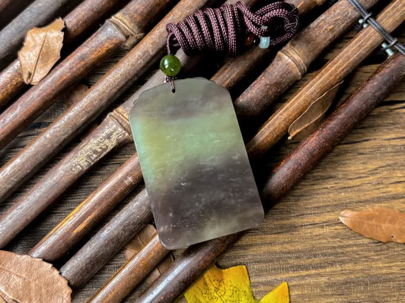 【一物一圖】天然鴛鴦俏糖色飄煙青玉雕刻山水牌吊墜 手編繩 項鍊