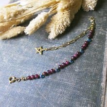 VIIART。翩翩-紅。石榴石護身符法蒂瑪之手黃銅鍍金手鍊