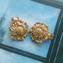Vintage Jewelry 西洋古董飾品 旋轉太陽花 刷金 夾式耳環