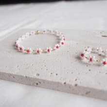 【セット】　ビーズブレスレット&ビーズリング　【　sweet william　】　白と赤のお花　マグネット金具
