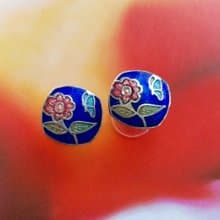 【西洋古董飾品 】早期台灣製 景泰藍-小巧 藍底 小花卉 針式耳環