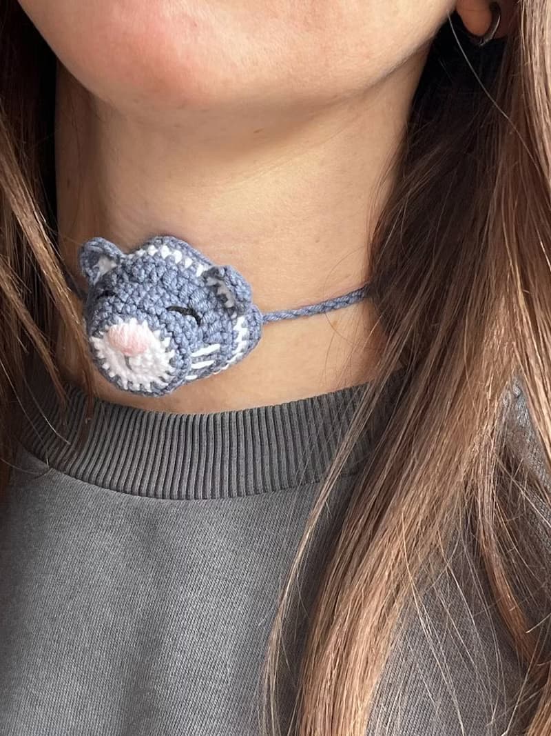 Adam's apple bra. Adam's apple hat. Adam apple cover cat. Neck choker cat