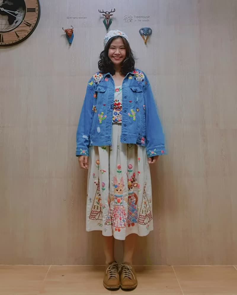 手工刺繡裙子、棉織物、花、鹿、狐狸、兔子、紅色印度帳篷