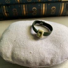 戒指 日本白瓷 自然釉色 無限看不膩色調 真皮革 符號系列