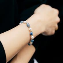 【Montagne】Pearl | 藍東菱玉手鍊 | 彈力繩款 水晶 招財