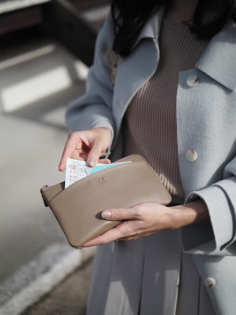 Doona (Peanut): Long wallet, zip wallet, soft cow leather, Slim, Compact, Brown