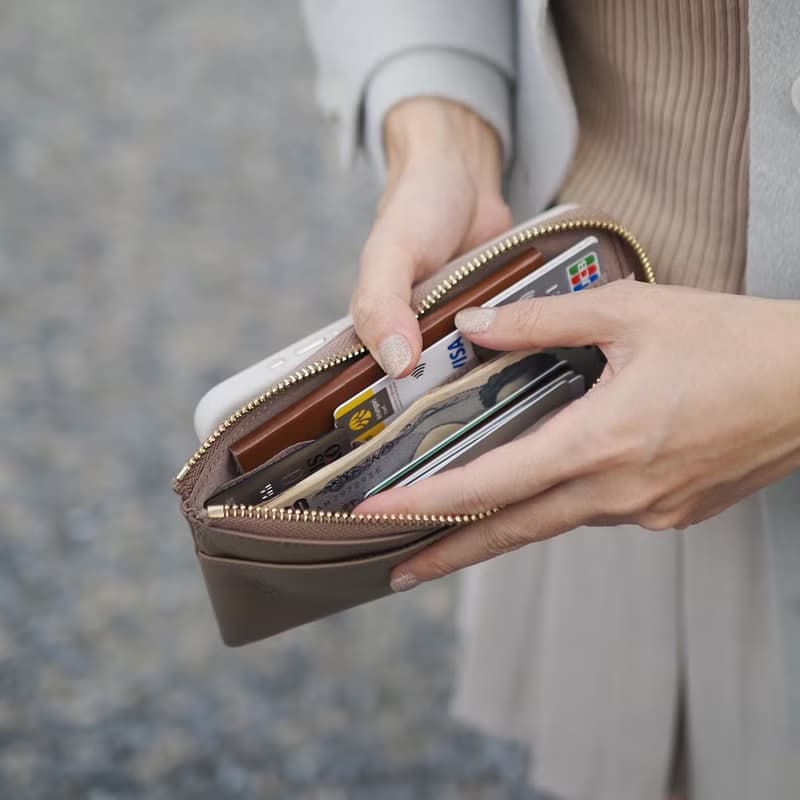 Doona (Peanut): Long wallet, zip wallet, soft cow leather, Slim, Compact, Brown