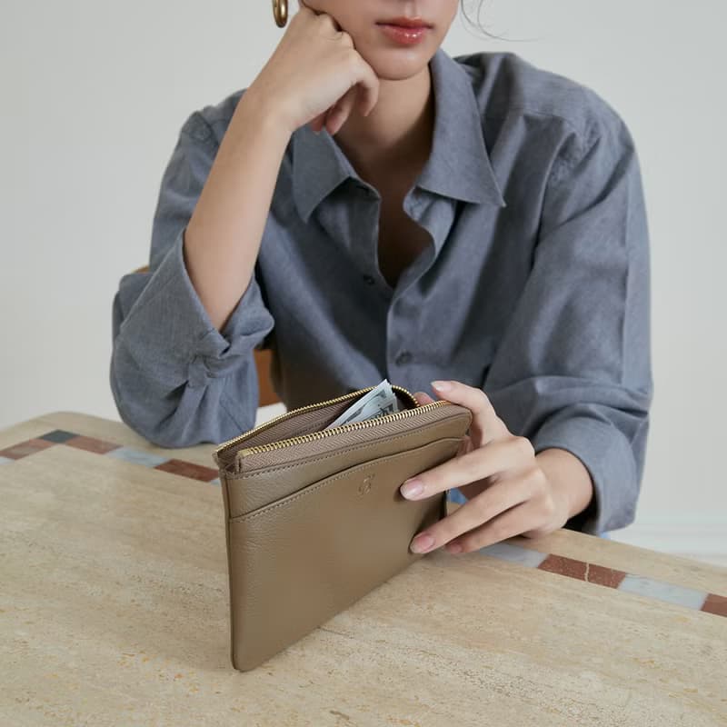 Doona (Peanut): Long wallet, zip wallet, soft cow leather, Slim, Compact, Brown