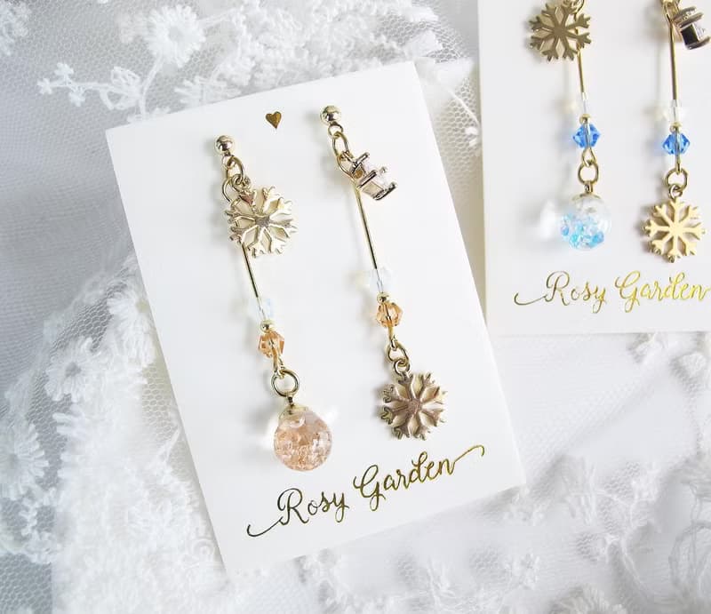 Rosy Garden 節慶冬日款 雪花飄落 流沙水晶球耳環 可換耳夾