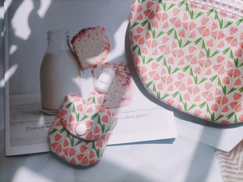 津Handmade 彌月禮盒組/圍兜兜/平安符袋夾/小資族