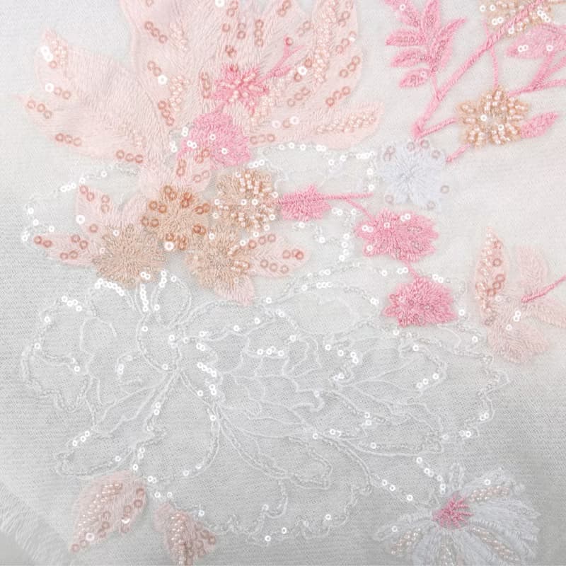 【輕奢】Gaea高級手工訂珠刺繡純羊絨Cashmere圍巾-奶油白