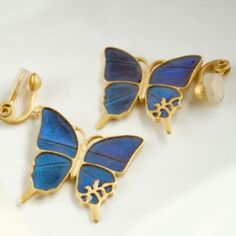 モルフォ蝶の大きなアンティークイヤリング