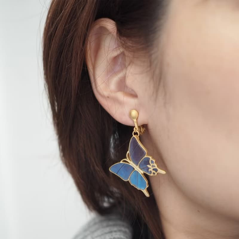 モルフォ蝶の大きなアンティークイヤリング