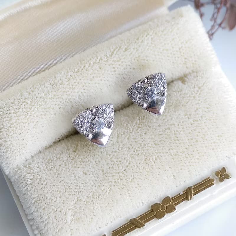 Vintage Jewelry 西洋古董飾品 銀色調 秀氣 小巧貼耳 針式耳環