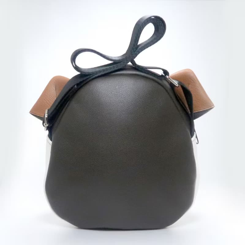 English bulldog crossbody bag  is compact fro carrying mobile phones.