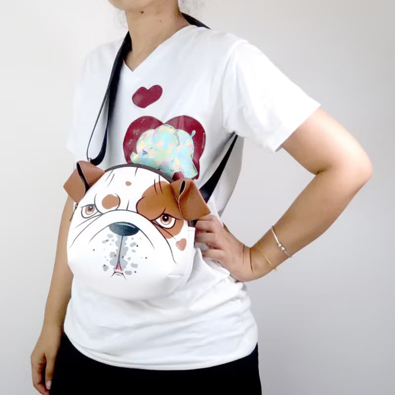 English bulldog crossbody bag  is compact fro carrying mobile phones.