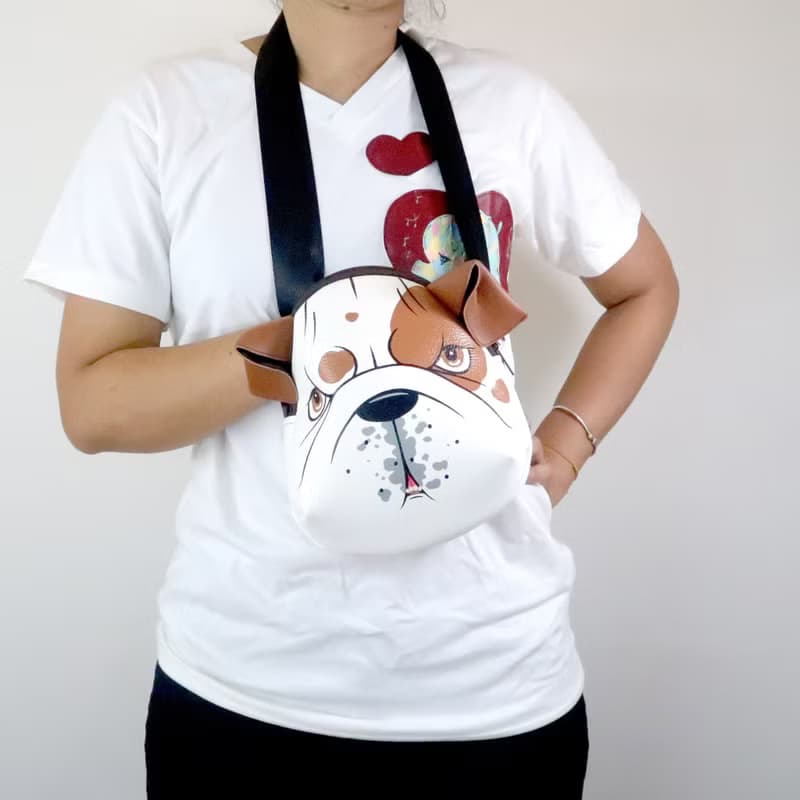 English bulldog crossbody bag  is compact fro carrying mobile phones.