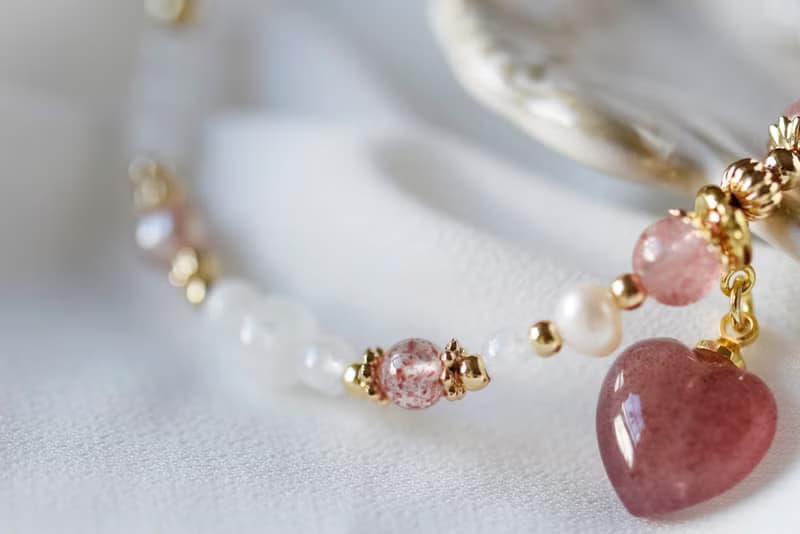 憧憬。草莓晶 淡水珍珠 月亮石 14K包金 天然石 水晶手鍊