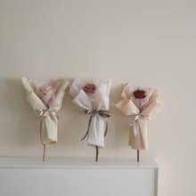 /單枝玫瑰花束(中) /紀念日 求婚 告白 畢業 生日 滿天星 祝賀