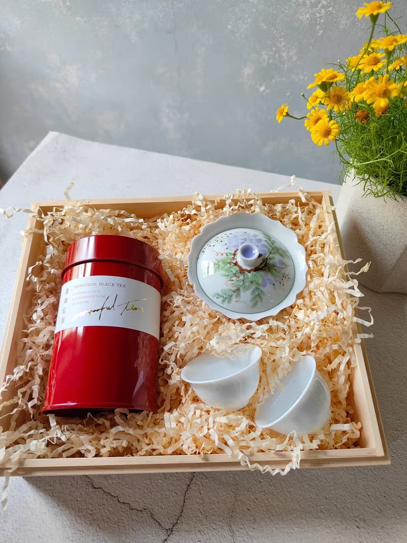 手繪紫陽花蓋碗 年節禮盒