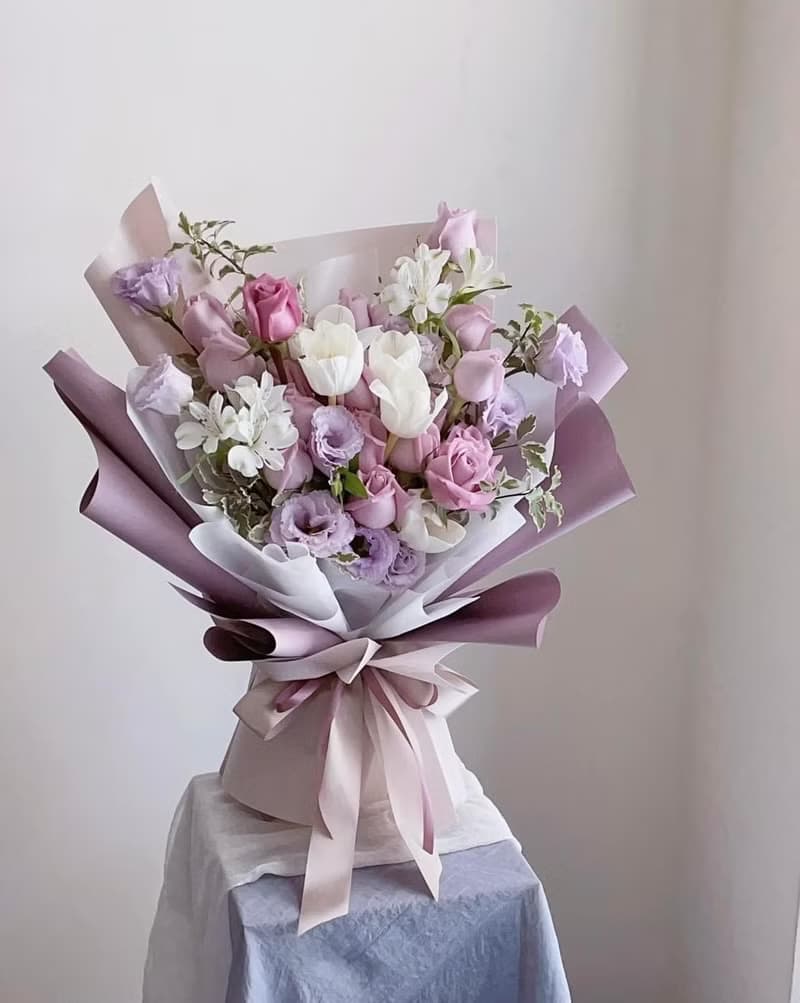 【鮮花】優雅紫白色鬱金香玫瑰花束