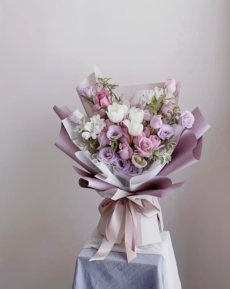【鮮花】優雅紫白色鬱金香玫瑰花束