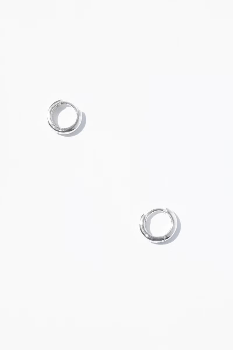 Round Huggie Earring 弧形圈圈耳環