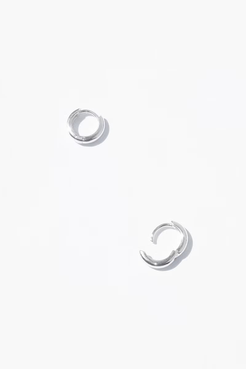 Round Huggie Earring 弧形圈圈耳環