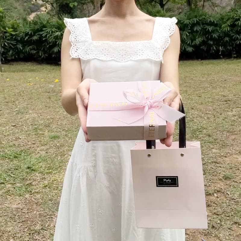 晚宴披肩 | 輕柔橄欖綠亞麻圍巾配水仙花絲巾扣禮盒