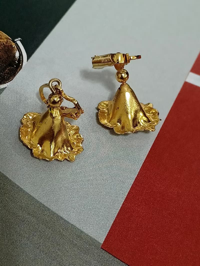 vintage jewelry  古董奧地利垂墜水仙花 夾式耳環