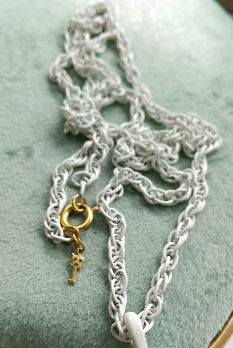 【西洋古董飾品】TRIFARI 白琺瑯扇貝 項鍊 大墜項鍊