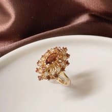 【西洋古董飾品】18Kthge espo 深邃咖啡橘 閃耀滿萊茵鑽 綻放 戒