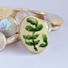 綠枝刺繡戒指十字繡植物飾品手工製作的大自然禮物送給女性