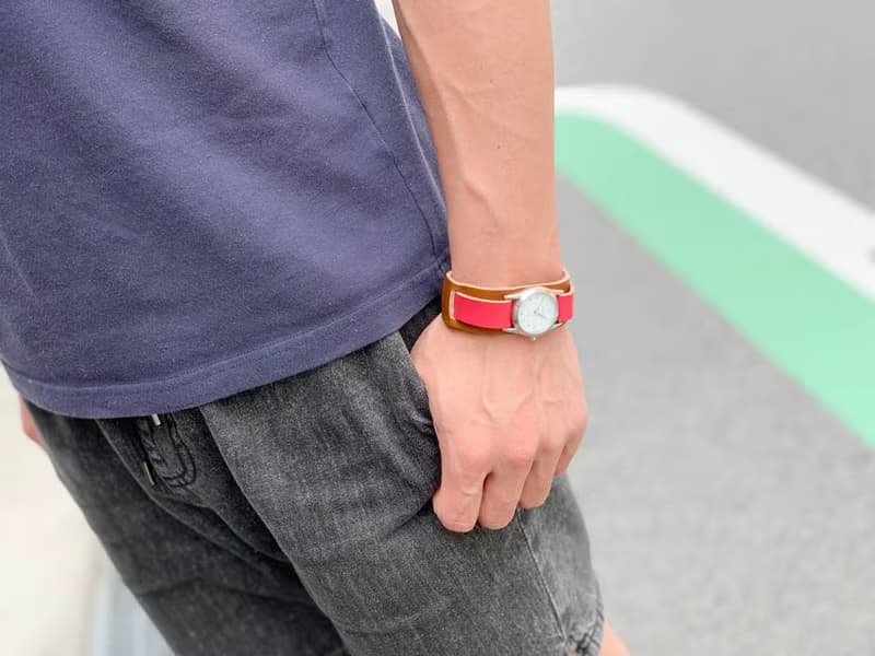 WPILES　赤ラインの落ち着きブラウン　Wパイルズ腕時計　バングルウォッチ　WPW-BRR-B