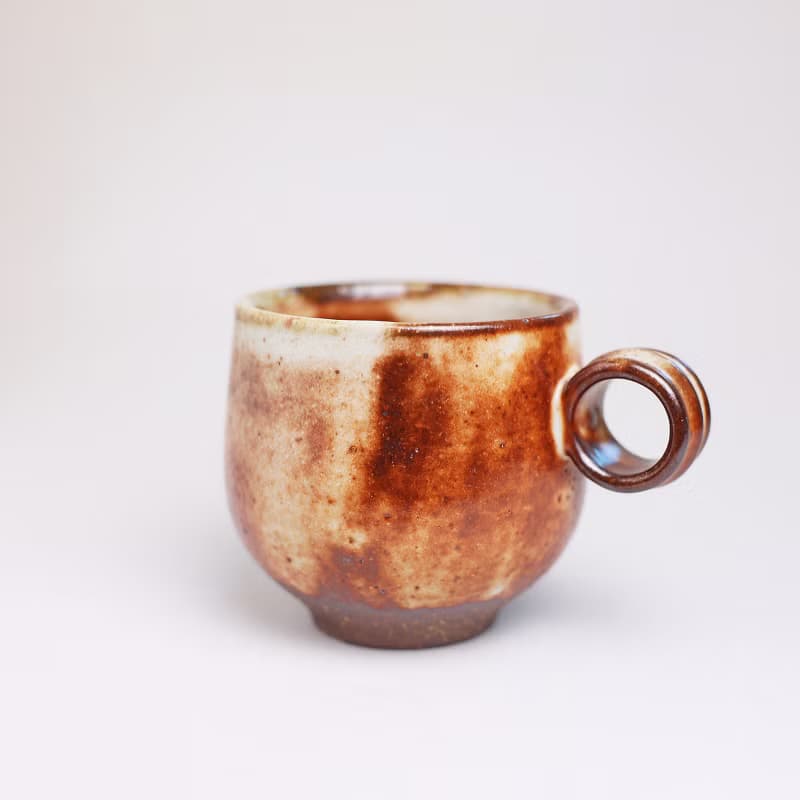 明芽窯 l 柴燒圓耳把杯 橘紅 陶杯 拿鐵杯 咖啡杯 陶杯 蒐藏品 H7