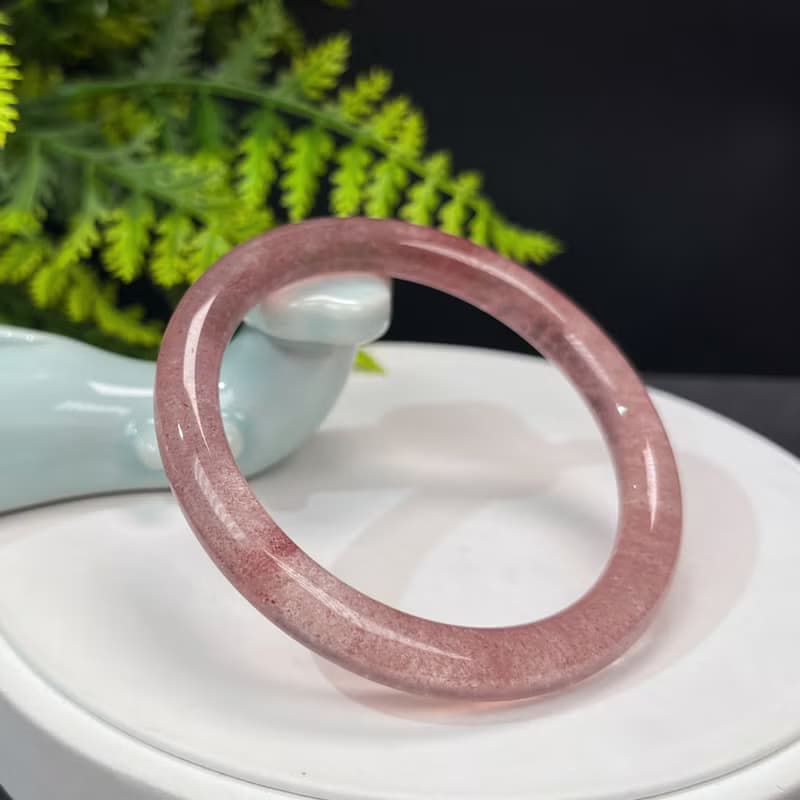 草莓晶手鐲 60MM 甜美冰透星光 紅水晶圓條手環 溫婉靈動活力亮麗