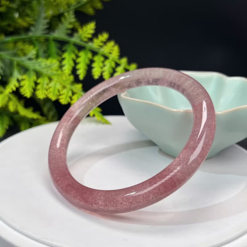 草莓晶手鐲 60MM 甜美冰透星光 紅水晶圓條手環 溫婉靈動活力亮麗