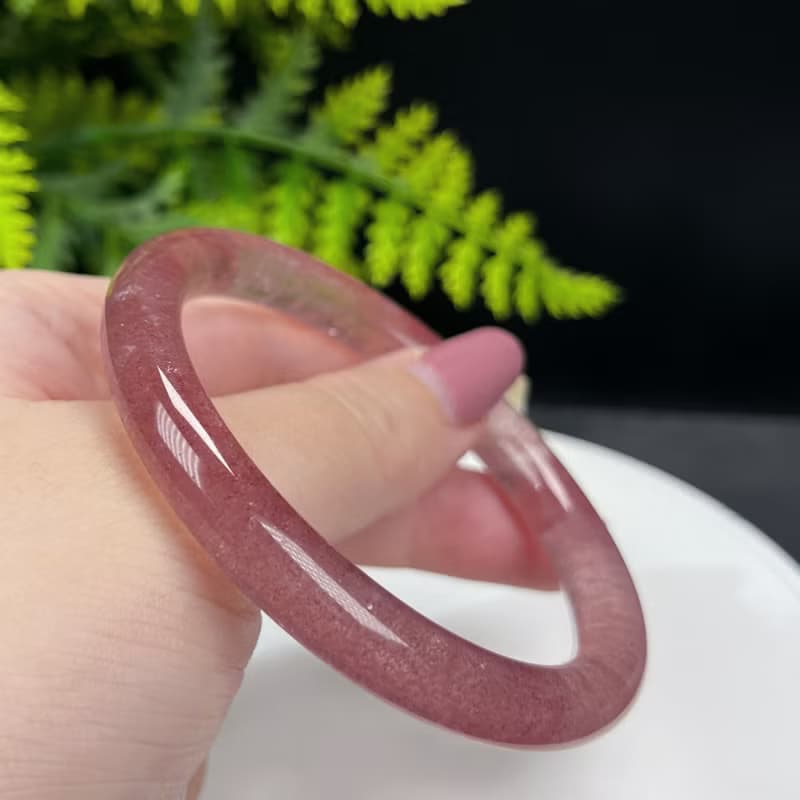 草莓晶手鐲 60MM 甜美冰透星光 紅水晶圓條手環 溫婉靈動活力亮麗